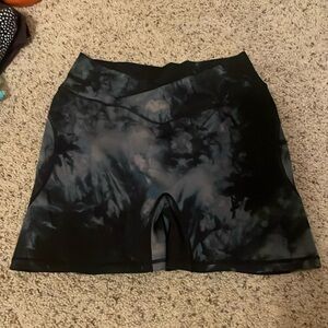 Alphalete XL Oil Spill shorts